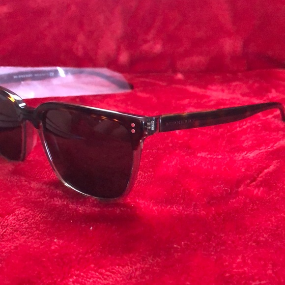 Burberry Sunglasses - Picture 3 of 6